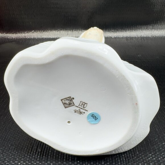 Nao by Lladro First Communion Praying Girl Rosary Figurine Fine Porcelain Figure - Picture 4 of 13